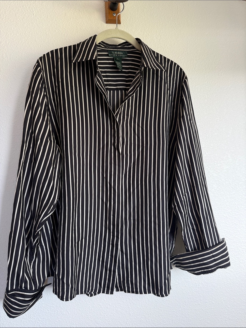 Lauren Ralph Lauren 100% Silk Black White Striped Blouse L RLL Chain Link Cuffs